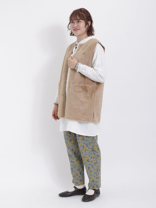 フェイクムートンボアベスト　moncheri 新品未使用品 フェイクムートンボアベスト / 犬服 / ドッグウェア（ペット