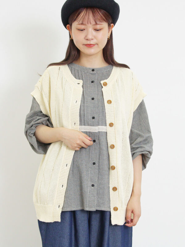 まー42新品サラサラ素材 裾ドロストデザイン前開きベスト(BK) まー様専用42新品サラサラ素材 裾ドロストデザイン前開きベスト(BK