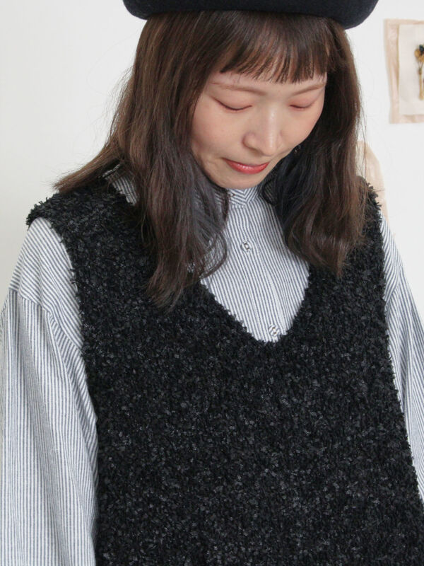 ファンシーヤーンVネックベスト（アウター/ベスト）【セール