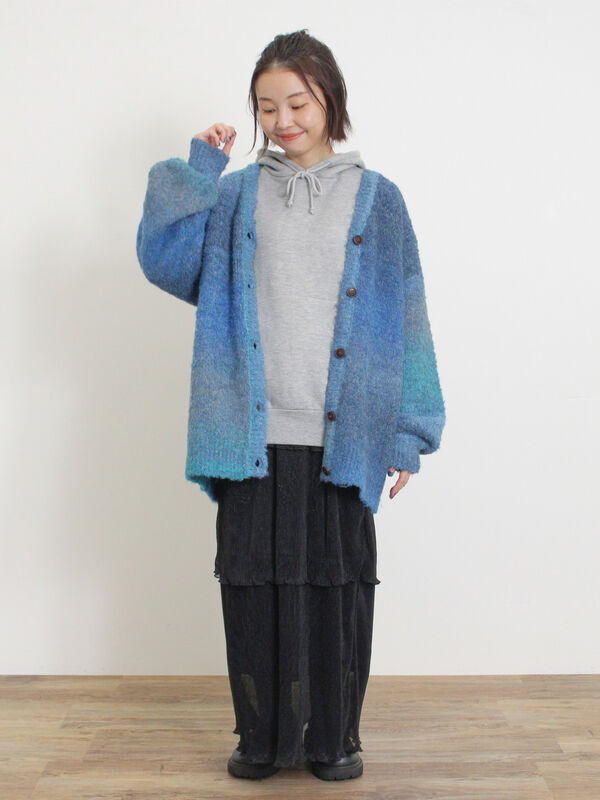 グラデーションブークレミドル丈Vネックカーディガン（トップス