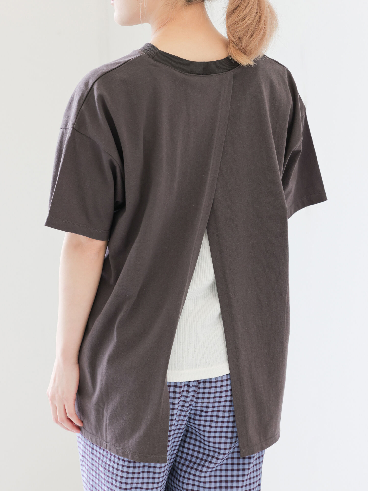 バックスリット半袖Tシャツ（トップス/Tシャツ）｜Melan Cleuge women